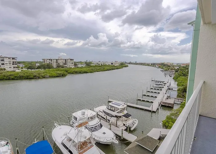 Waterfront At Harbourside At Marker 33 * Clearwater Beach