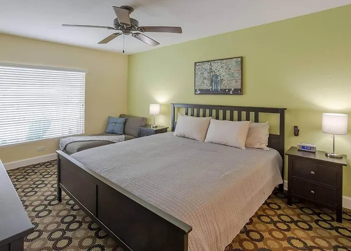 Waterfront At Harbourside At Marker 33 Apartment *